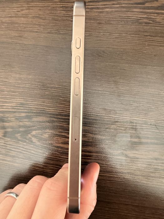 Iphone 16 pro  gold 256gb