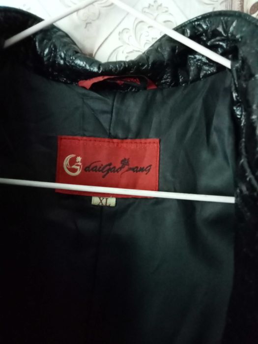 Кожаный плащ лакированный