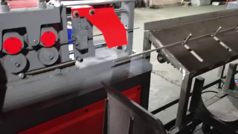 Masina de indreptat fier beton colac UDF 5-14 B cu colector de bare