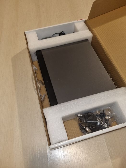 Продавам  двр Hikvision