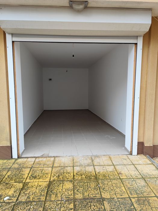 Давам приземен гараж под наем в гр.Поморие,стария град