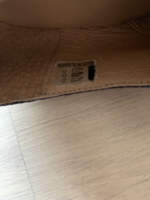 Vand pantofi office(39)din piele.