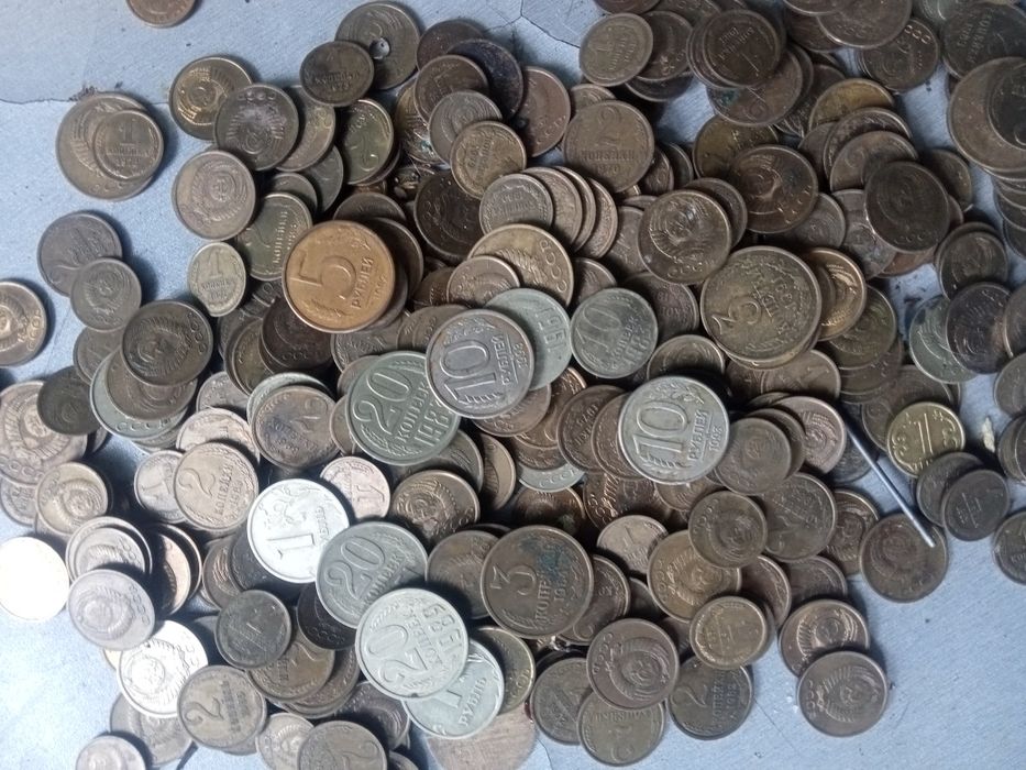 Продаю монеты,разные