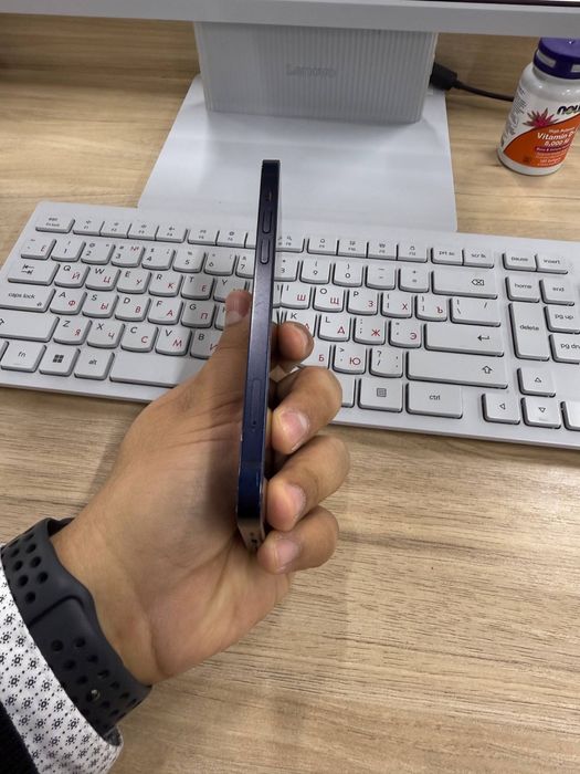 Продается iPhone 12