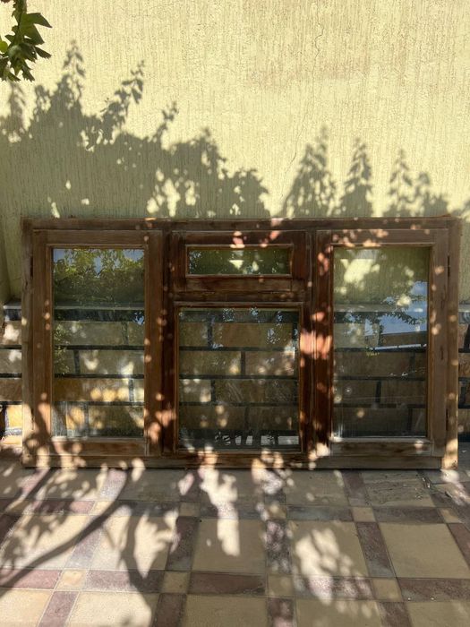 Срочно продаётся деревянные двери и окна