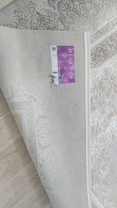 Продам ковер новый