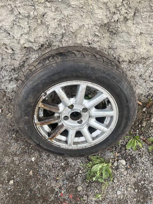 1 шт R15 ромашка от ауди 80 А4