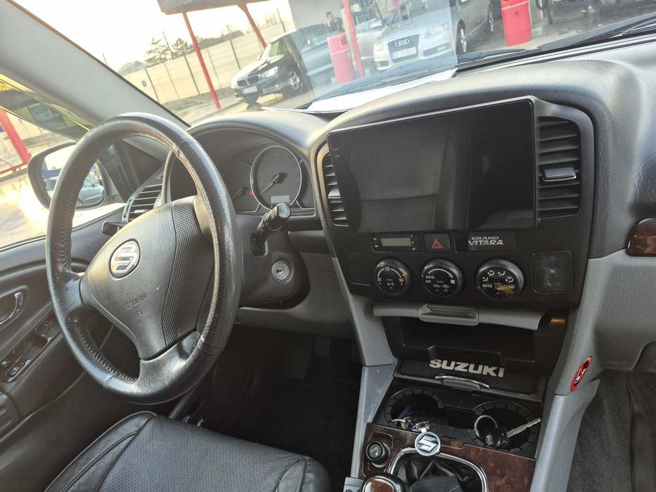 Vand grand vitara 2004 benzina 2,0 face lift
