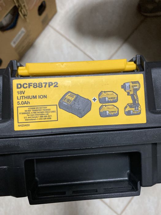 Dewalt-ударен винтоверт