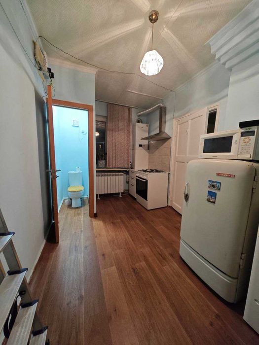 Продается за НАЛИЧНЫЕ, есть навес для машины.