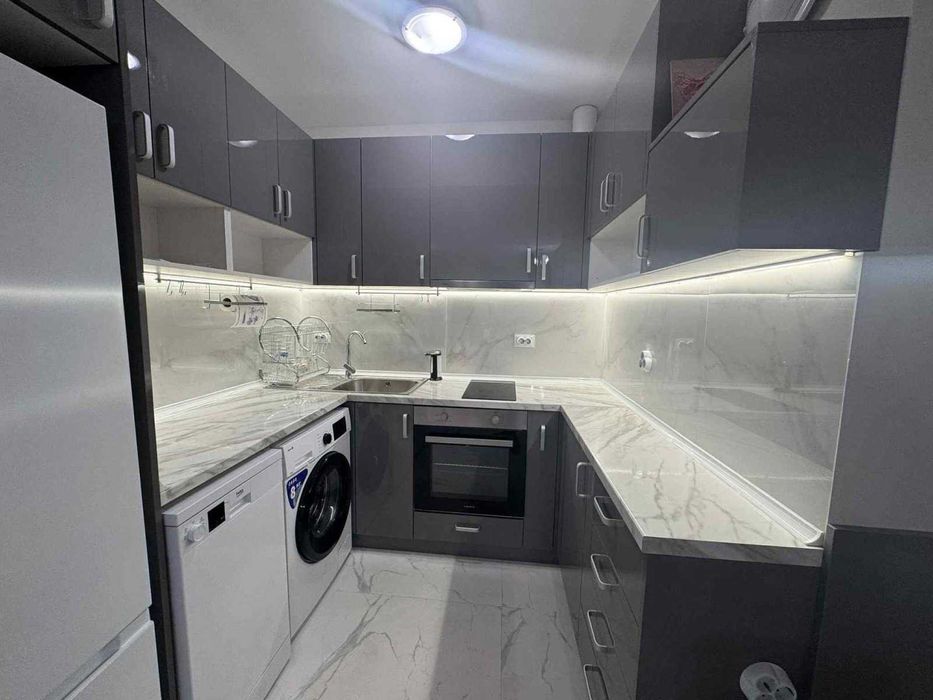 Тристаен апартамент под наем в кв. Надежда 2