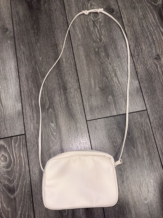 Дамска чанта на H&M в идеално състояние