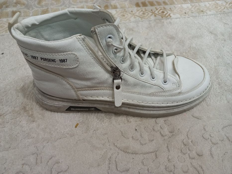 Продам Кроссовки Осень-Весна