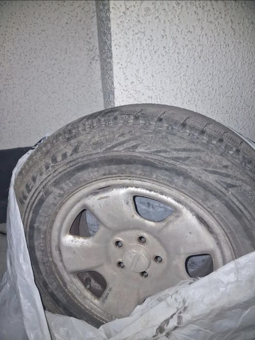 Продам 4 колеса на дисках R15