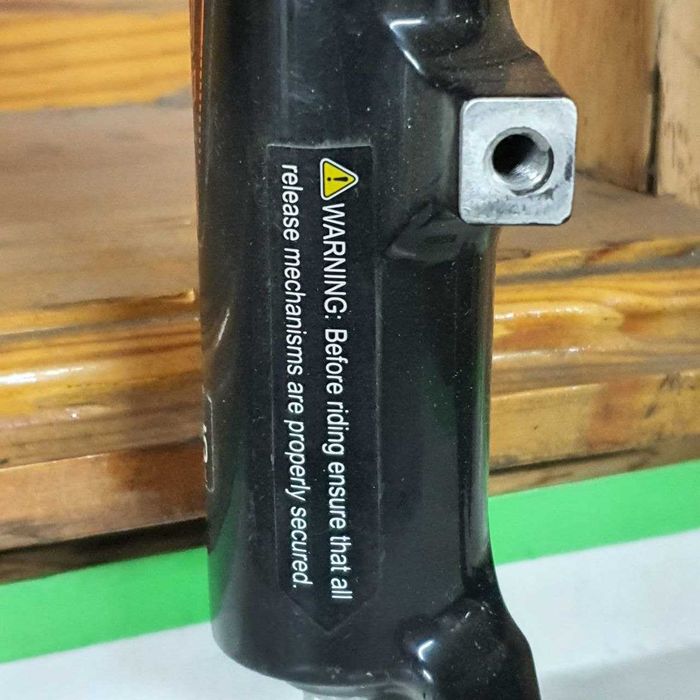 Велосипед впередный вилка амортизатор.