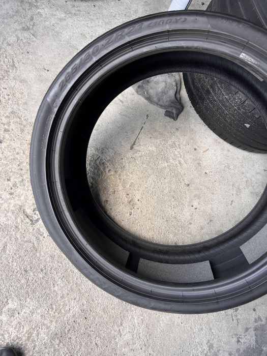 4 anvelope vara 285/30/21 , Pirelli !