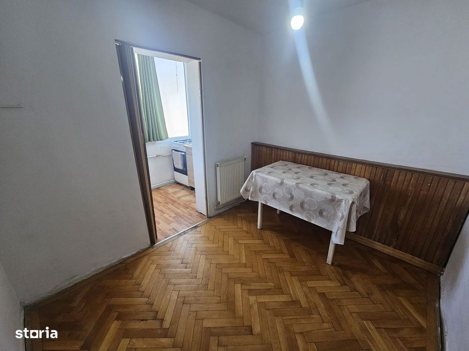 Apartament cu 2 camere de vânzare în Curtea de Argeș.