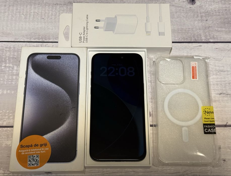 iPhone 15 Pro Max 256GB Black Titanium , 87% baterie – Impecabil, pachet full + Cadouri