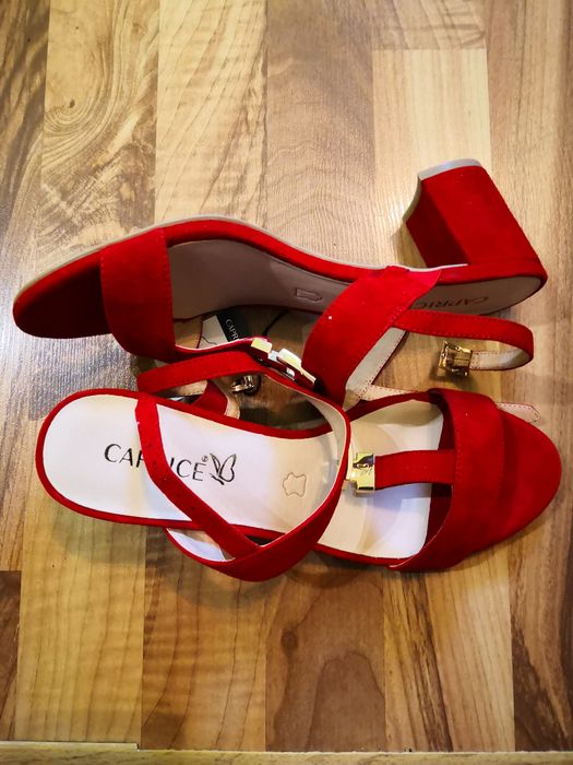 Sandale rosii din piele intoarsa
