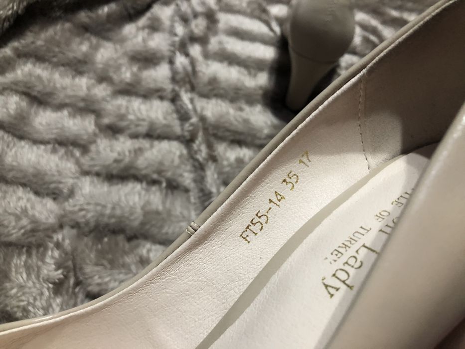 Продам кожаные лодочки