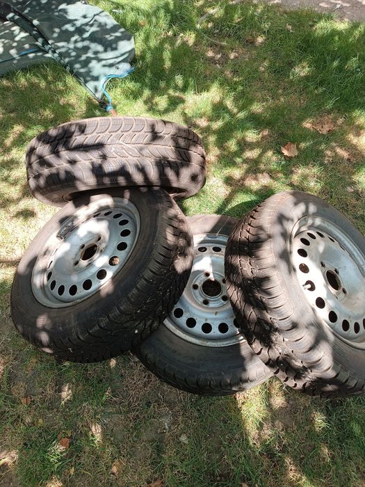 Зимни гуми 195/65R15