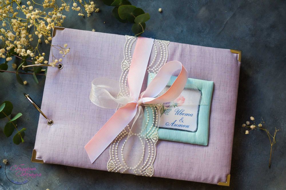 Сватбен албум - подарък за младоженци