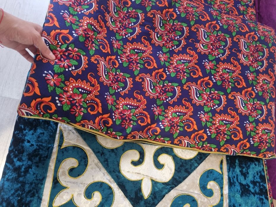 Продам көрпе тыс (чехлы) 4шт. Без торга!