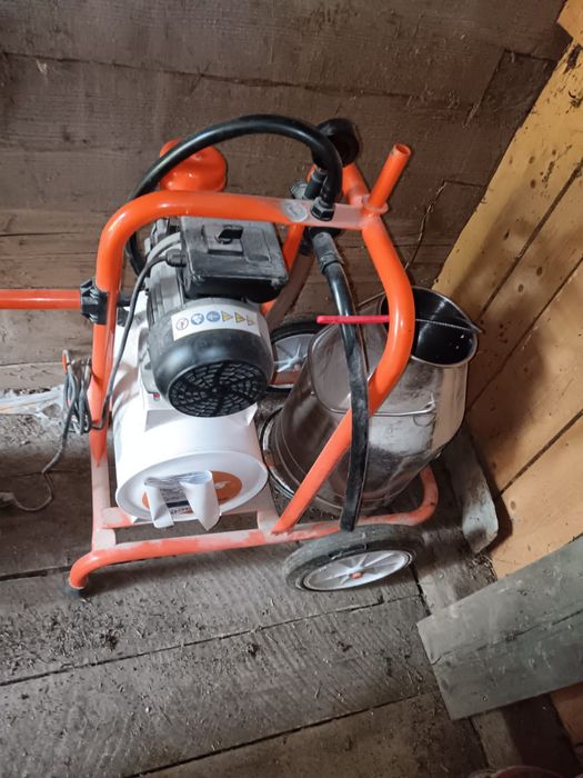 Vând mulgătoare   nou nouta