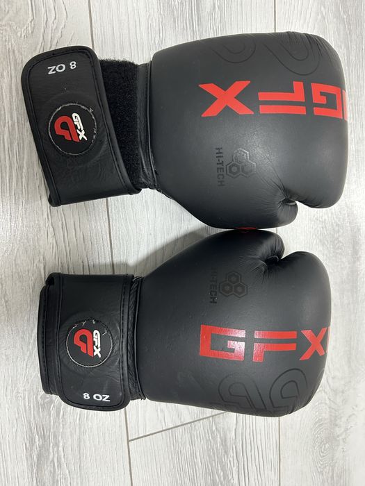 Боксерская перчатка