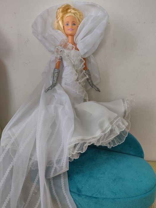 дрехи за кукли Барби и Кен