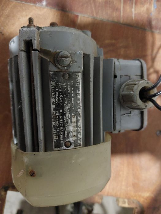 Продам двигатель