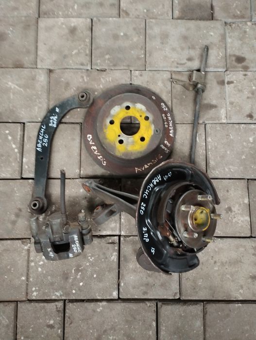 Toyota avensis 250 ступица задняя правая 03-09
