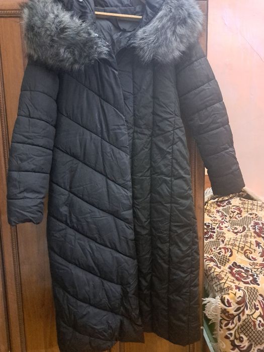 Тёплая длинная куртка в отличном состоянии