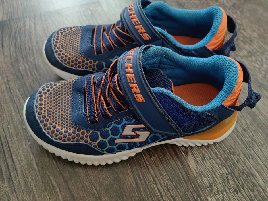 Пантофки  и маратонки Адидас момиче 28 номер