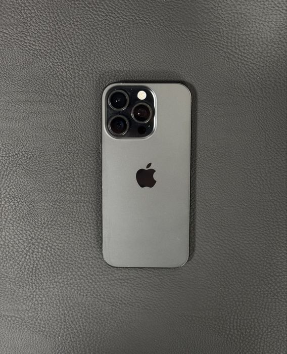 Продавам iPhone 16 PRO