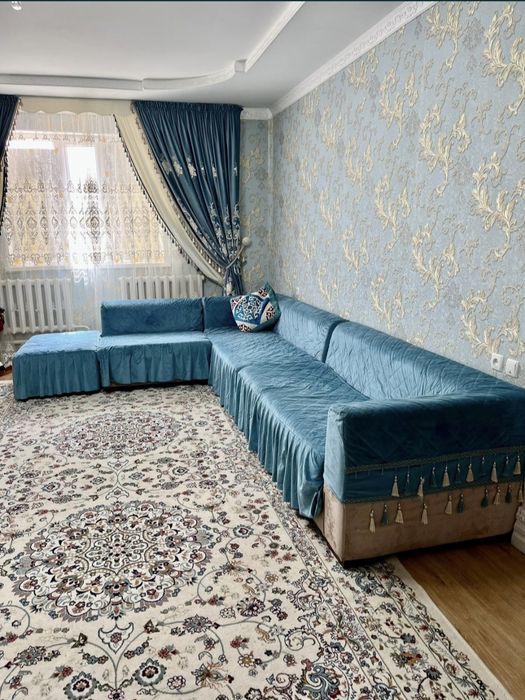 Диван сатылады, жағдай орташа.