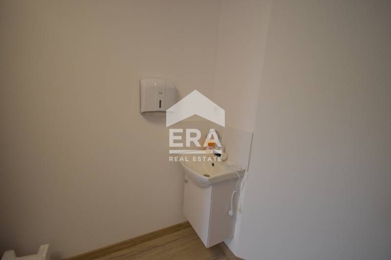 Дава се под наем Офис в Хасково, Център - 25 кв.м за 195 € - Снимка #3
