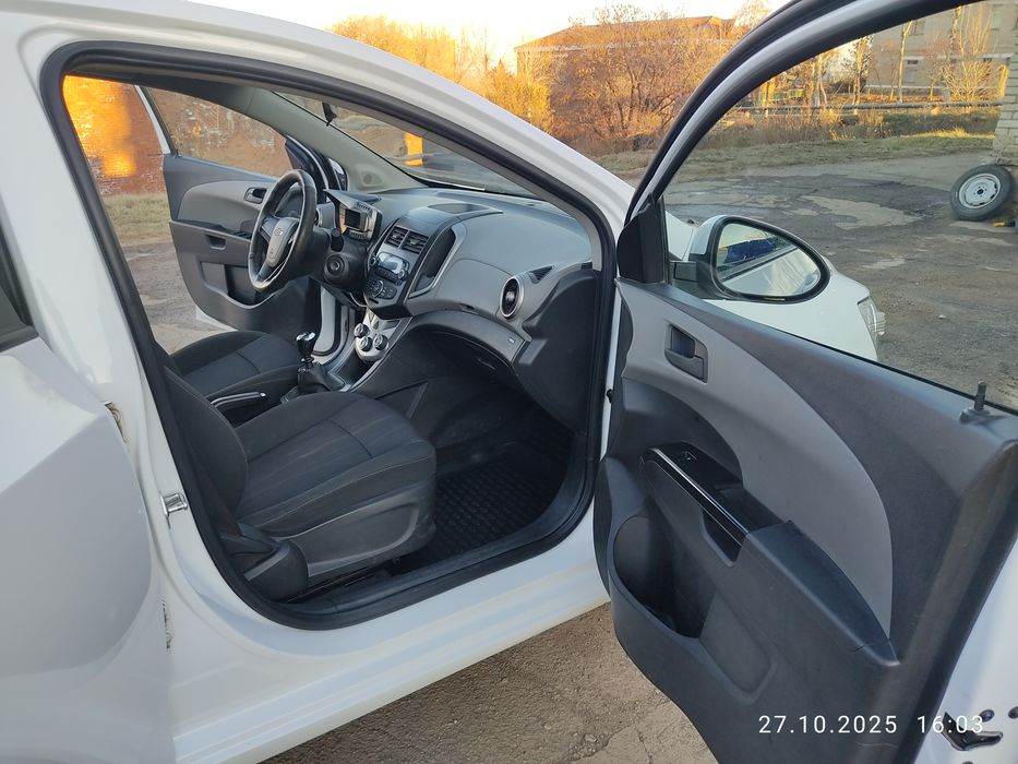 Шевролет авео т 300.