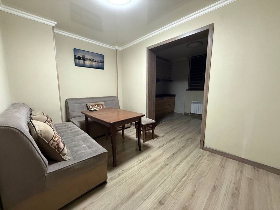 Продается 4 комнатная квартира ремонт Паркентский