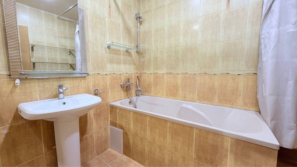 4 комн.  Квартира Ойбек