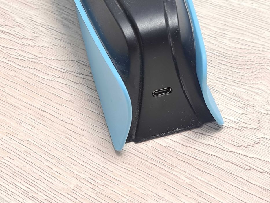 Statie incarcare controller Playstation 4 si Playstation 5