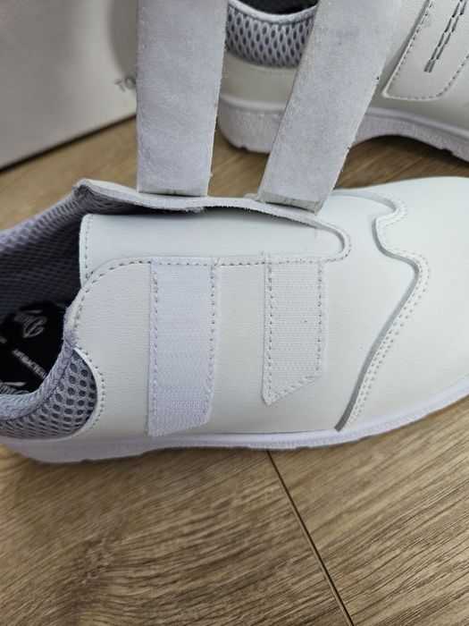 Испански бели обувки- 38н.