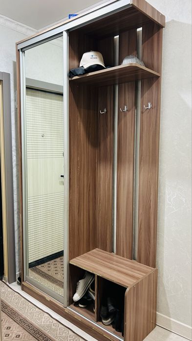 Продам шкаф в прихожку