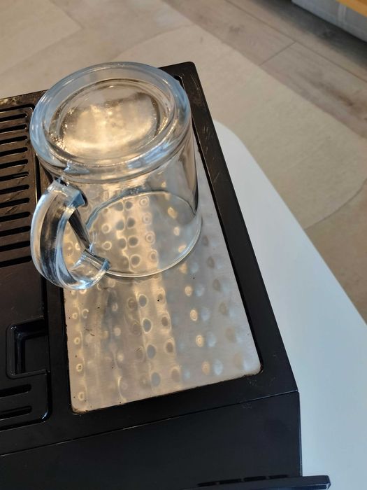 Vand Delonghi Treviso ESAM 5556.B folosit | Boabe | Macinata | Cappuccino | 15 bar | 1350 W | incalzitor pahare