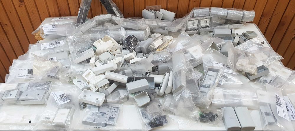 Piese marchize Thule, Fiamma,  LB , noi si folosite, toate la pachet