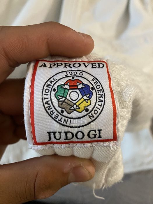 Продам кимоно золотой адидас 165