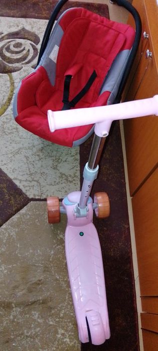 Se vând împreună 100 lei