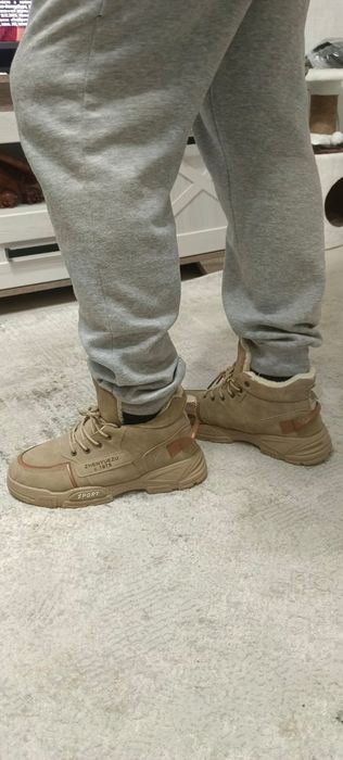 Продам зимние ботинки