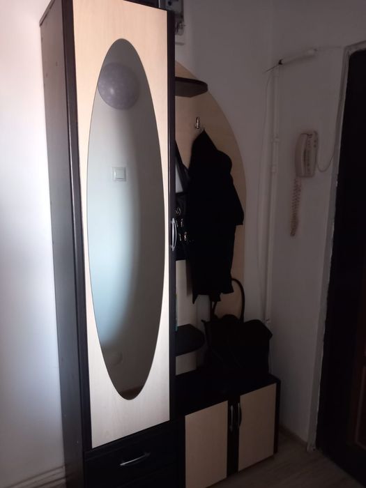 Vând apartament Rm Sarat