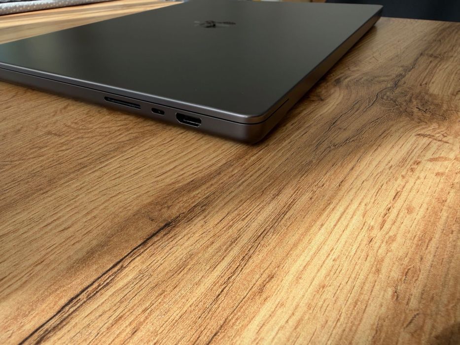 MacBook Pro 16" M3 PRO 12-CPU, 18-GPU, 36GB RAM, 512GB SSD